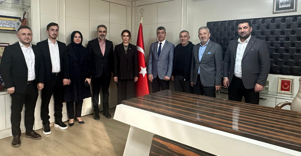 İstanbul Milletvekilimiz Sn. Av. Behiye EKER ve teşkilat mensuplarımız ile birlikte Ataşehir İlçe Milli Eğitim Müdürümüz İsmail Yıldırım’ı ziyaret ettik.