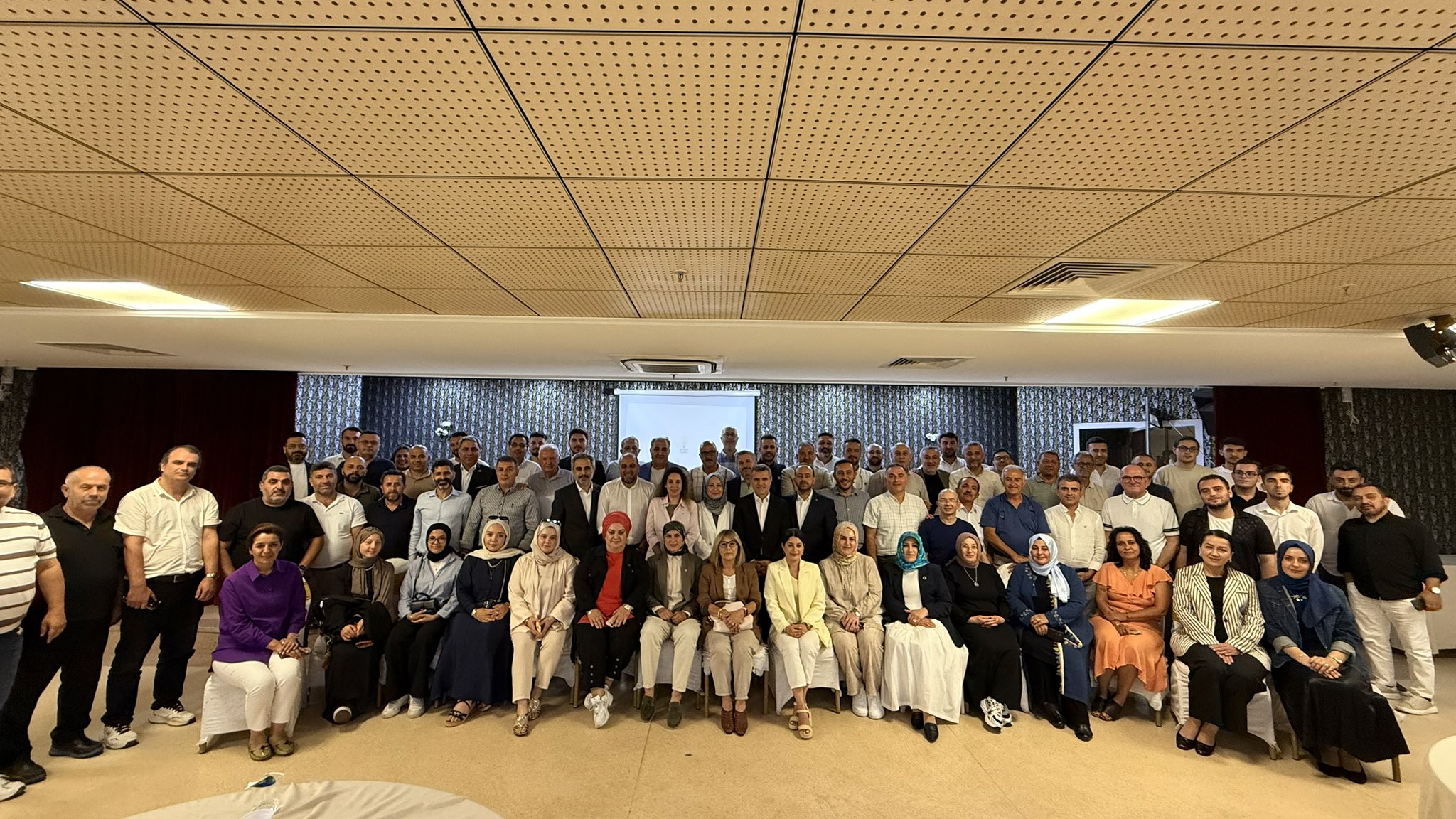 Genel Başkanımız, Cumhurbaşkanımız Sayın  Recep Tayyip Erdoğan ’ın liderliğinde, AK Partimizin 24. kuruluş yıl dönümü vesilesiyle, Ataşehir İlçemizin Kurucu üyeleriyle bir araya geldik.